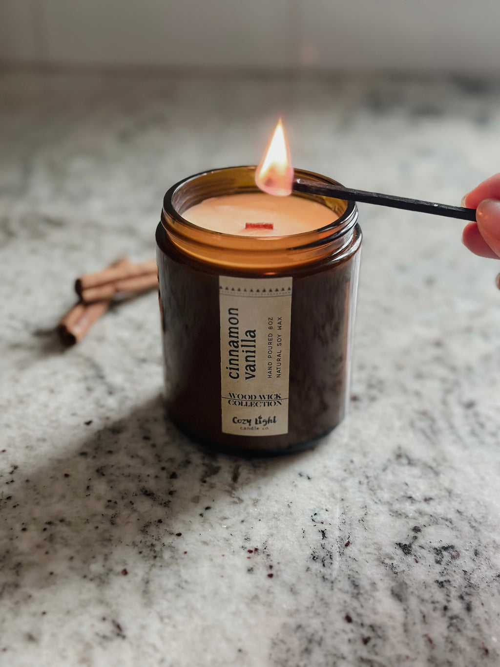 CINNAMON VANILLA Wood Wick Candle